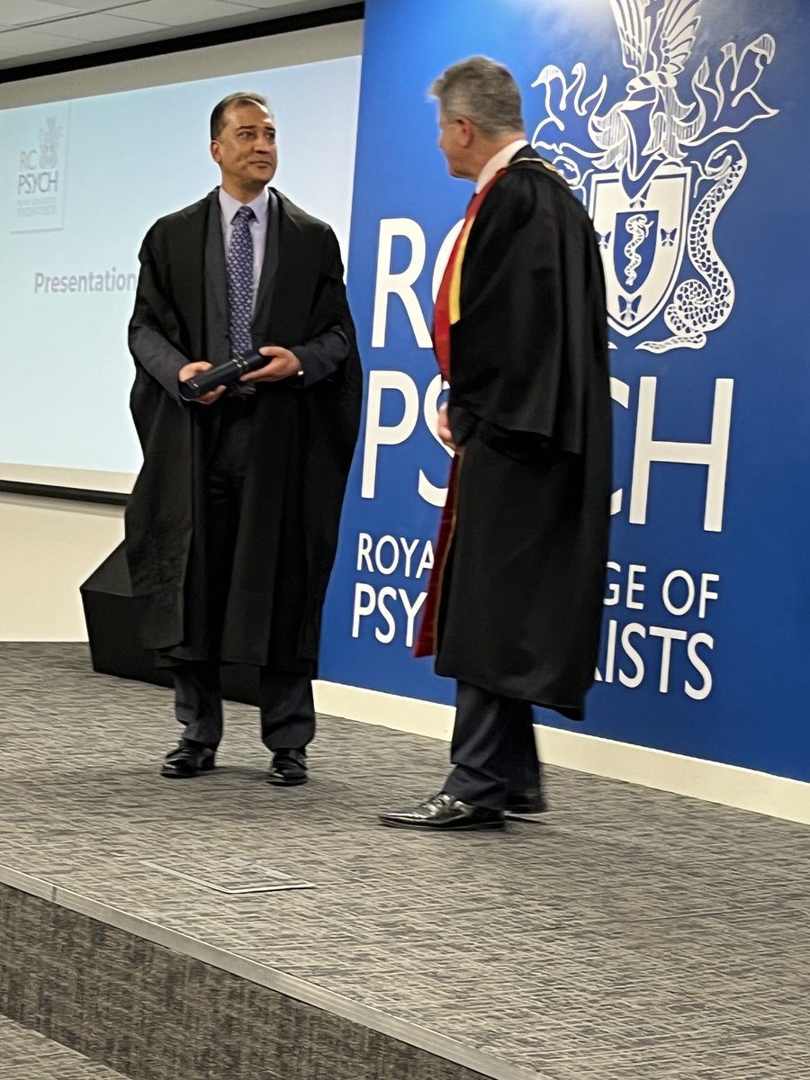 subodhdave1's tweet photo. @rcpsych @BPPA_Official Congratulations Dr Asad Malik #FRCPsych https://t.co/bdRvUfAWXg