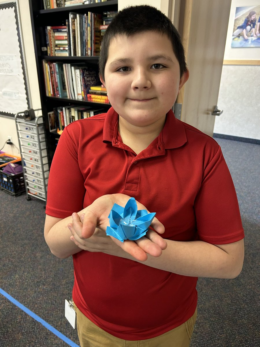 MsFernelius's tweet photo. Sometimes learning history can be heavy and emotional. I try to end my classes on a positive/hopeful note. After learning about the Japanese internment camp in Utah, my students create origami to honor the Japanese culture. #pcbl #uted #utahhistory #utah @QuestJrHS @nickiatquest https://t.co/F8JyWoHX55