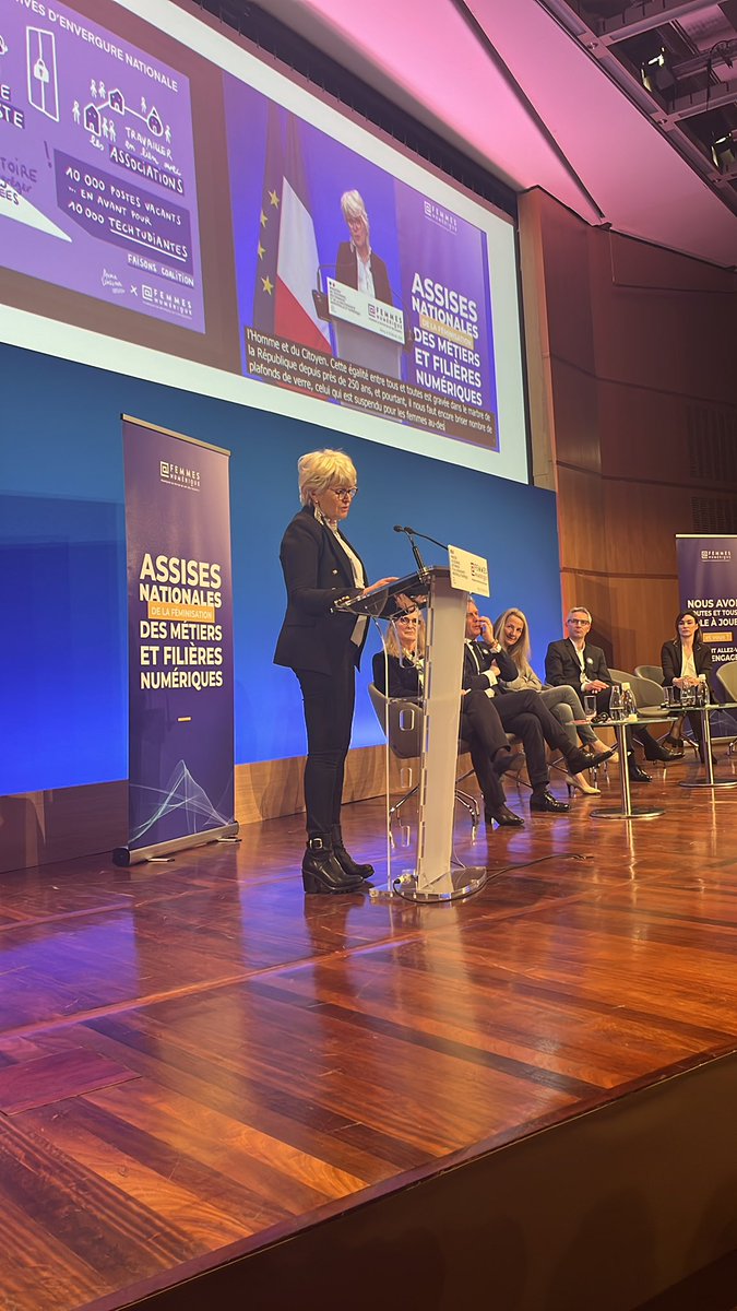 delphine pouponneau (@dpouponneau) on Twitter photo 10000 postes vacants dans le #numérique. objectif : 10000 étudiantes dans la tech. Faisons Coalition ! Il y a urgence à agir ! <a href="/FemmesNumerique/">Femmes@Numérique</a> <a href="/jnbarrot/">Jean-Noël Barrot</a> <a href="/HdAgrain/">Henri d'AGRAIN</a> <a href="/p_vicomte/">Peggy V</a> <a href="/Inria/">Inria</a> @Cigref <a href="/numeum_/">numeum</a> <a href="/RomeIsabelle/">Isabelle Rome</a> <a href="/Edu_Num/">Éducation Numérique</a> #HelloWomen <a href="/orange/">Orange</a> 10000 postes vacants dans le #numérique. objectif : 10000 étudiantes dans la tech. Faisons Coalition ! Il y a urgence à agir ! <a href="/FemmesNumerique/">Femmes@Numérique</a> <a href="/jnbarrot/">Jean-Noël Barrot</a> <a href="/HdAgrain/">Henri d'AGRAIN</a> <a href="/p_vicomte/">Peggy V</a> <a href="/Inria/">Inria</a> @Cigref <a href="/numeum_/">numeum</a> <a href="/RomeIsabelle/">Isabelle Rome</a> <a href="/Edu_Num/">Éducation Numérique</a> #HelloWomen <a href="/orange/">Orange</a>
