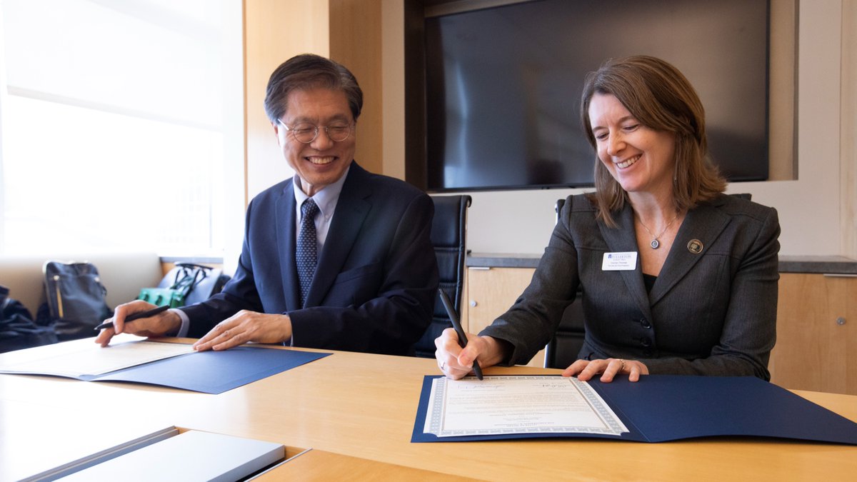 csufextension's tweet photo. On February 14th, we welcomed our partners from Woosong University to Cal State Fullerton to sign a Letter of Intent that committed to a relationship and partnering between CSUF and Woosong.

@csuf @calstate @GlobalWoosong @csufacadaffairs #csuf #csufeip #woosonguniversity https://t.co/L5Di23ZAPq