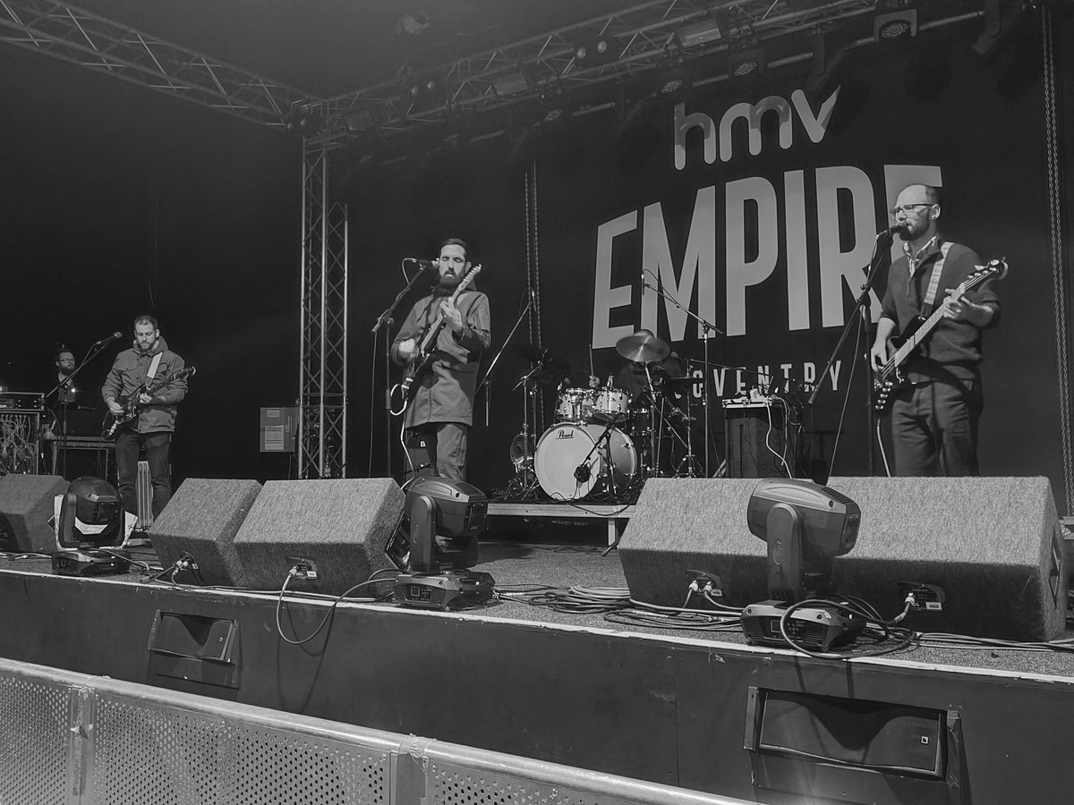spiralcityband's tweet photo. Nottingham, 

What are you sayin'? 👀

#Nottingham #Bands #LiveMusic #Bandsofcoventry #whatsonnottingham #whatsonnotts #nottsmusic #spotify #spiralcity #newband https://t.co/s0l8zbWlXd