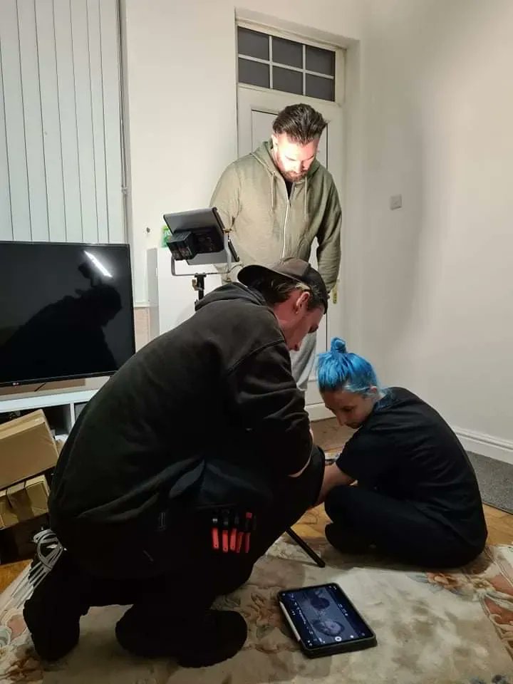 TheDukeFeature's tweet image. When you have a weird camera angle and have to use your iPad to set focus 

#HereComesTheDuke #SupportIndieFilm