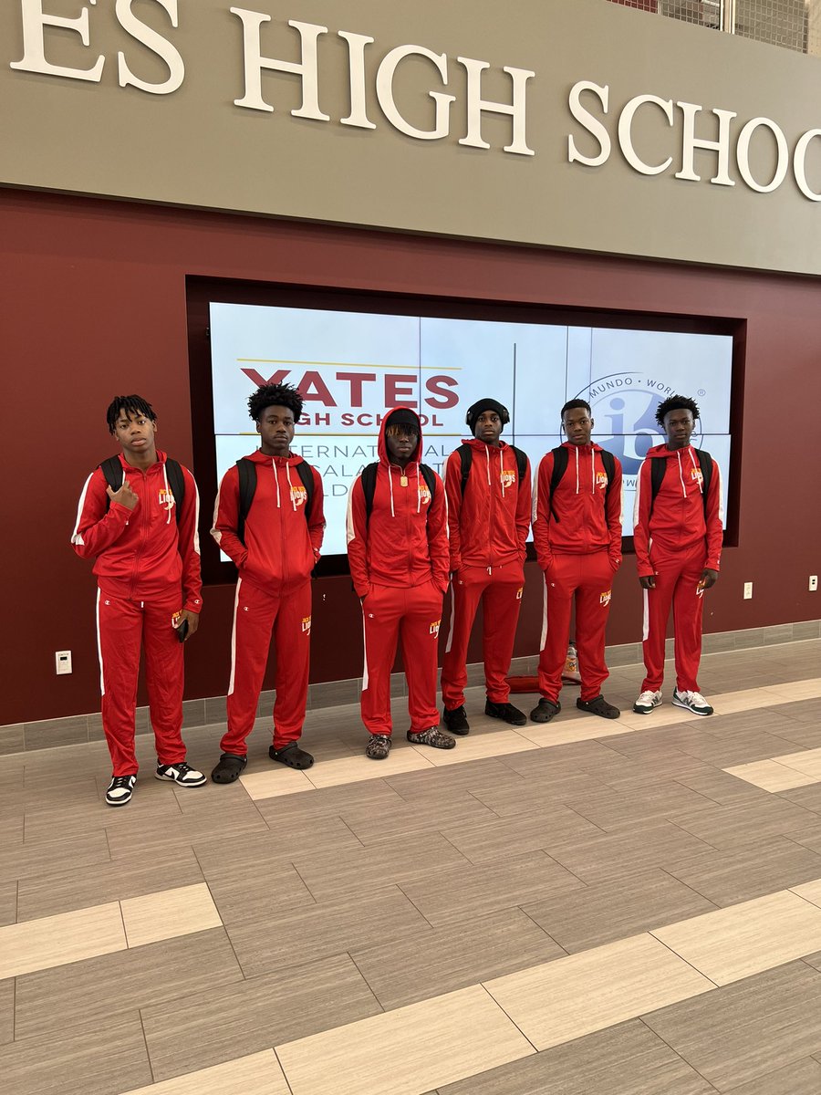 JackYatesHigh's tweet photo. Good Luck to our #Track Teams as they head to the #Northshore Relays @tguilloryHISD @YatesMagnet https://t.co/olcwWR2eJH