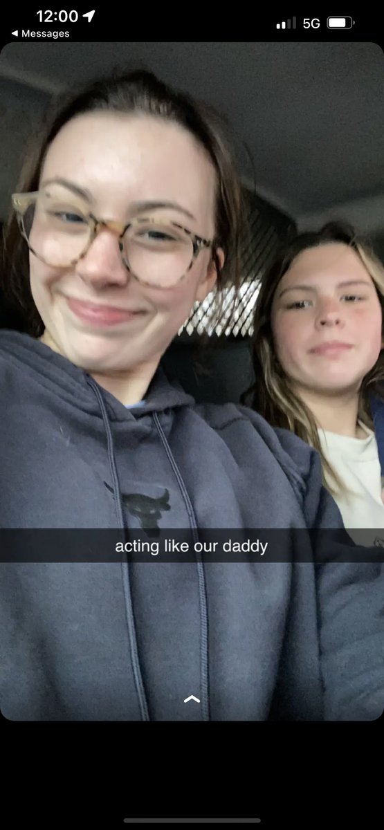 mackingrammm's tweet photo. YALL when i say my sister is so funny i mean that shit https://t.co/ifn8cEmmwb