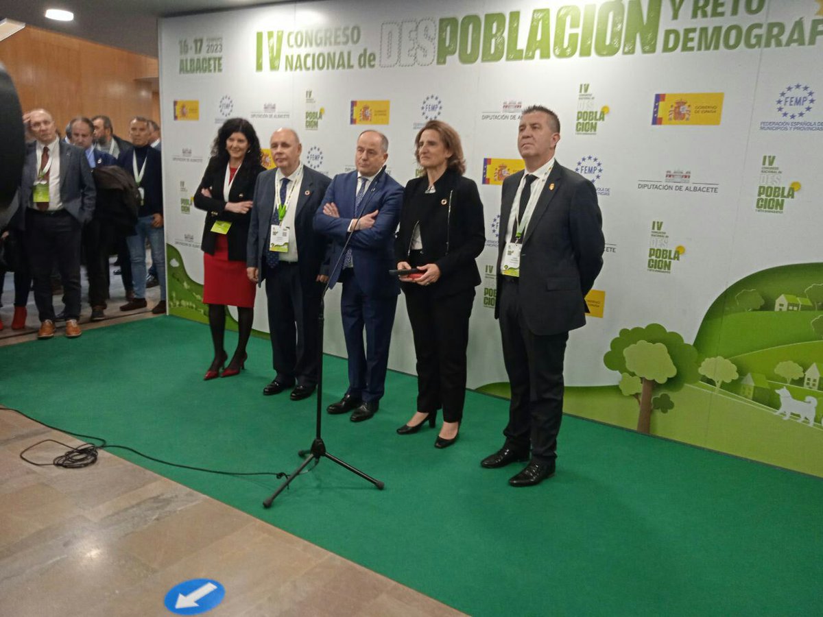 Inauguración del IV Congreso Nacional de Despoblación, en Albacete, a cargo de Teresa Ribera. Una oportunidad de encuentro y diálogo con iniciativas conocidas y otras tantas por conocer.
#MujeresConEnergía #mujeresconmadera y vivas frente a la despoblación.
