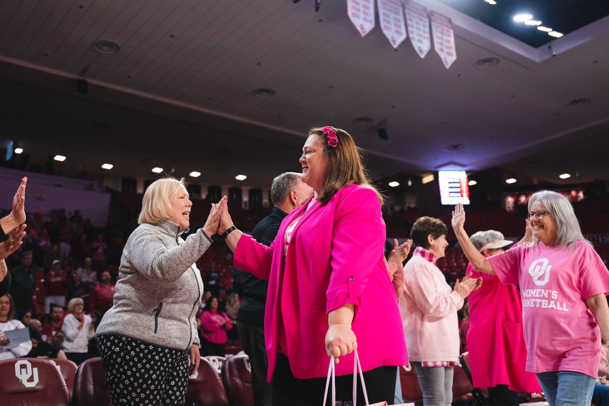 OU_WBBall's tweet photo. If you only watch one thing today, make it this. 

Two minutes from @SoonersCoachJB on the perspective that the Pink Game provides 💕 https://t.co/ZSbmnSIHpH