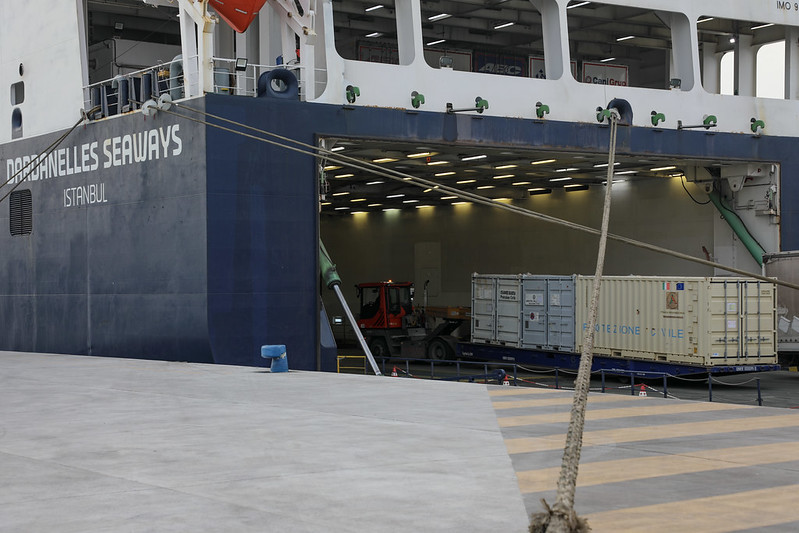 DPCgov's tweet photo. È quasi tutto pronto al porto di Trieste! Una nave carica di attrezzature donate da Regioni e Organizzazioni Nazionali di Volontariato sta per salpare. 35 container contenenti beni utili per la popolazione raggiungerà il porto di Mersin, in #Turchia, tra tre giorni
#16febbraio https://t.co/1S0tvy4EK1