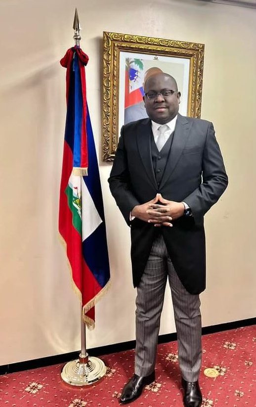 HaytiSoul's tweet photo. The Haitian ambassador accredited to Japan Mr. Helph Monod Honorat, was recalled to Port Au Prince because he is accused of rape by a Japanese!
#Revoltant https://t.co/tvaRt3kAsW