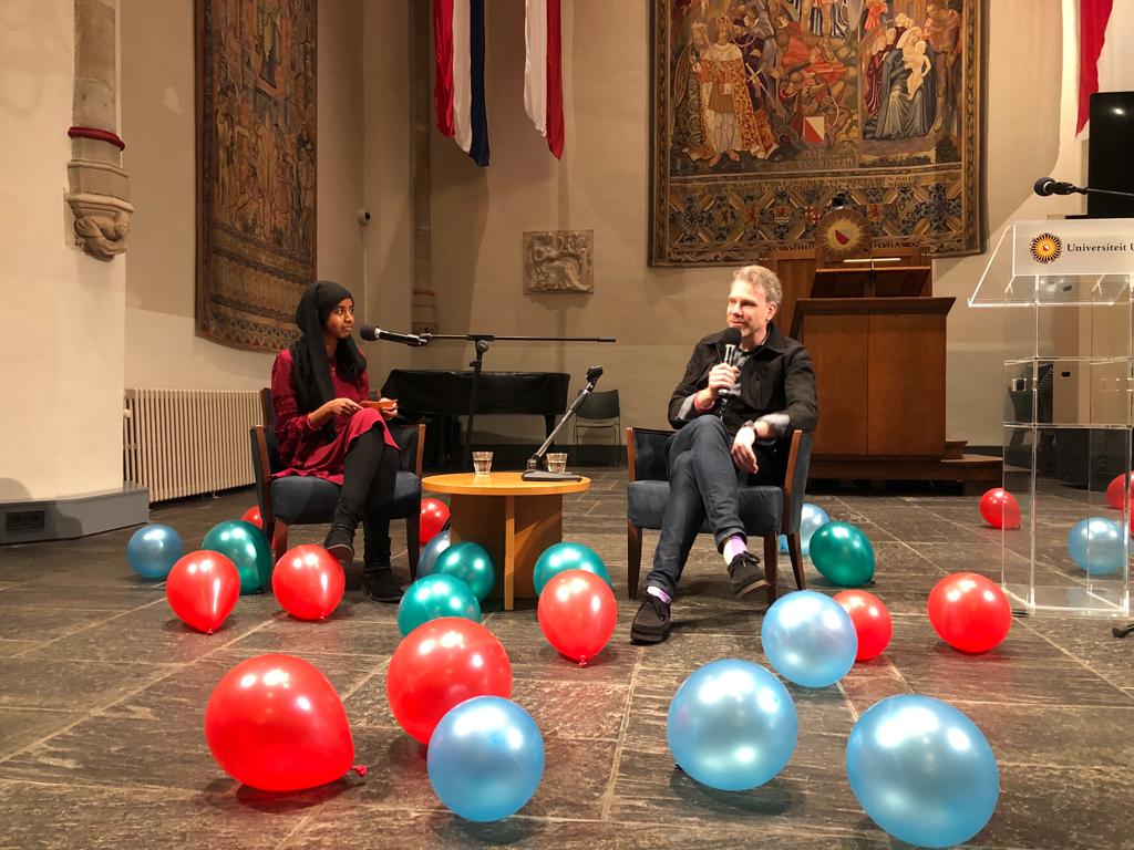 I was totally caught off guard with this amazing surprise anniversary celebration of ten years (!!!) <a href="/data_school/">Data School</a> here at <a href="/UniUtrecht/">Utrecht University</a> - looking back at the guerrilla years w. <a href="/boeschoten/">Paul Boeschoten</a> , the start up years w. @kfvanes &amp; Iris Muis and forward to our establishment era 😉