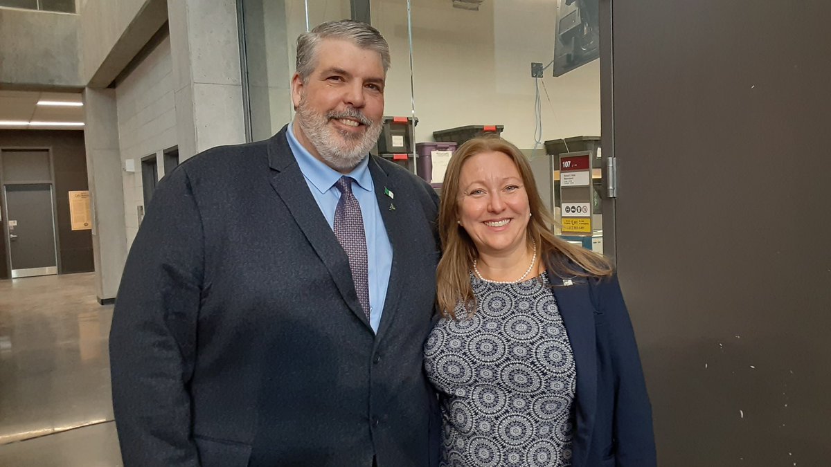 MonAssemblee's tweet photo. Une belle annonce de @uOttawa qui reçoit de fonds supplémentaires du fédéral pour ces programmes en français. Le rôle du gouvernement fédérale en postsecondaire est particulièrement important pour les institutions francophones hors-Québec. 

Avec @MonaFortier et @GinettePT https://t.co/PX0yPH0fWW