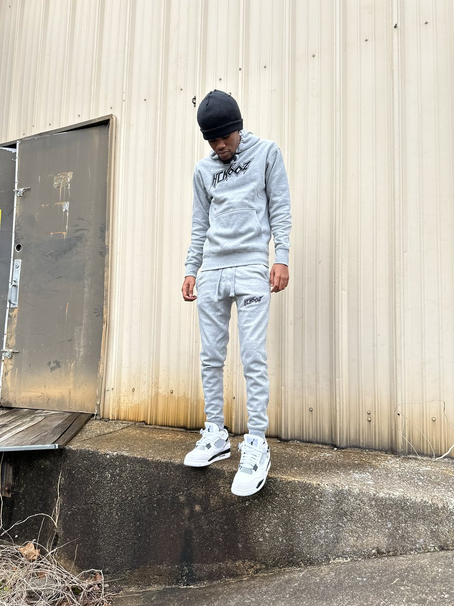 cfgsto's tweet photo. https://t.co/oWE8UIhtIZ will be live soon full sweatsuits also will be available ❤️‍🔥 https://t.co/53nvBGmpUR