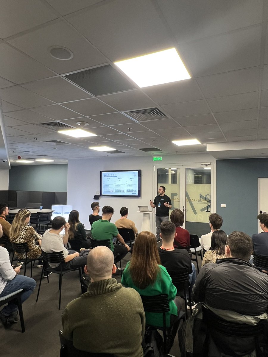 incremental_com's tweet image. Amazing community meetup going on at @SystematicGroup Bucharest! Interesting sessions and great networking! #itisfun @vitalethomas