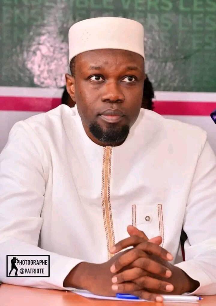kossougo's tweet photo. Le #Senegal a la chance d'avoir un opposant d'une serenite a toute epreuve en la personne d' Ousmane #Sonko, malgre toutes les maltraitances du dictateur Macky Sall, il reste droit dans ses bottes. Que Dieu le protege et le guide https://t.co/UXfJ1zTxBr