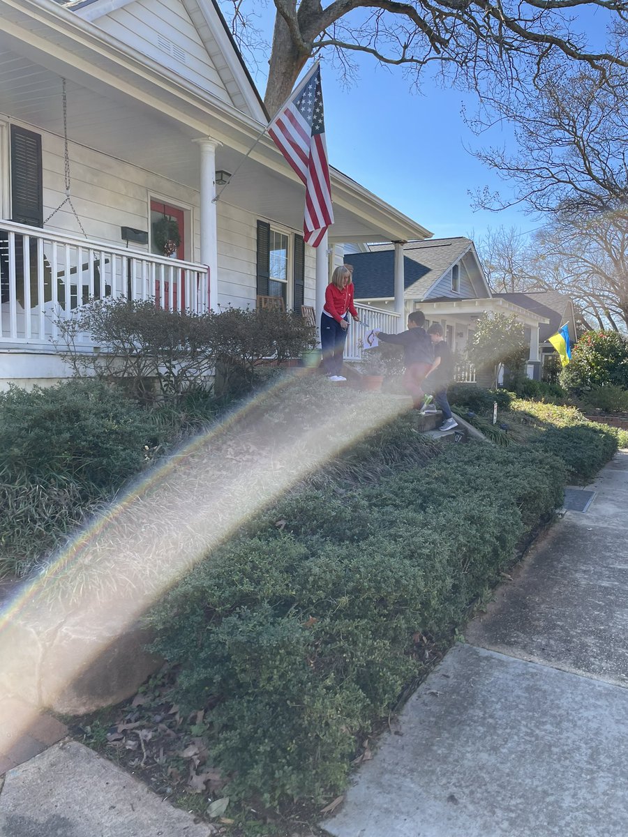 PMEPioneers's tweet photo. Neighbor Valentine Update: Valentines were hand-delivered with care by our kindergartners 💌#interactivecommunity #smallschoolbigcity https://t.co/T0jhEk1OMB