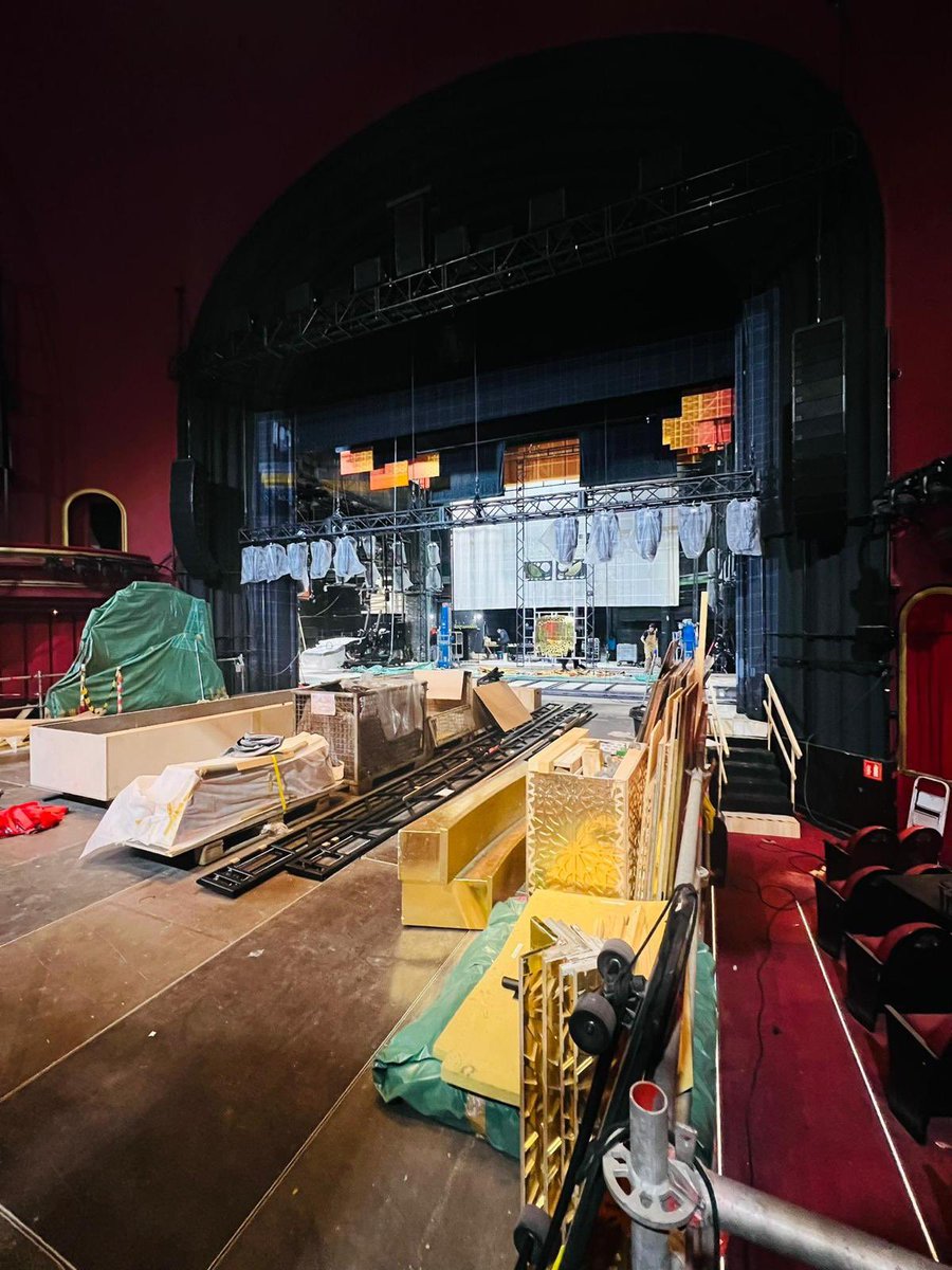 StagePrensa (@stageprensa) on Twitter photo Nuestro próximo estreno, <a href="/AladdinStage/">Aladdin El Musical</a> , va cogiendo forma. El trabajazo del equipo técnico es imprescindible e impresionante. Desde aquí nuestra admiración a todos ellos. 👏🏻💥💙 Nuestro próximo estreno, <a href="/AladdinStage/">Aladdin El Musical</a> , va cogiendo forma. El trabajazo del equipo técnico es imprescindible e impresionante. Desde aquí nuestra admiración a todos ellos. 👏🏻💥💙