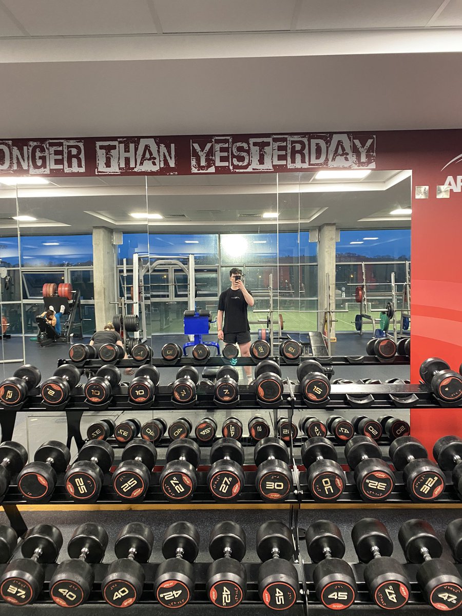 DanielCleary146's tweet photo. Day 16 of #28for28. Back in the sunny southeast for a quad focused legs session. Stairs are now the bane of my existence for the foreseeable 😖💪 @FionaWilsonf @pdkirwan @TCDHealthP @PtTcd @ArenaSETU https://t.co/p1UJLgaFcJ