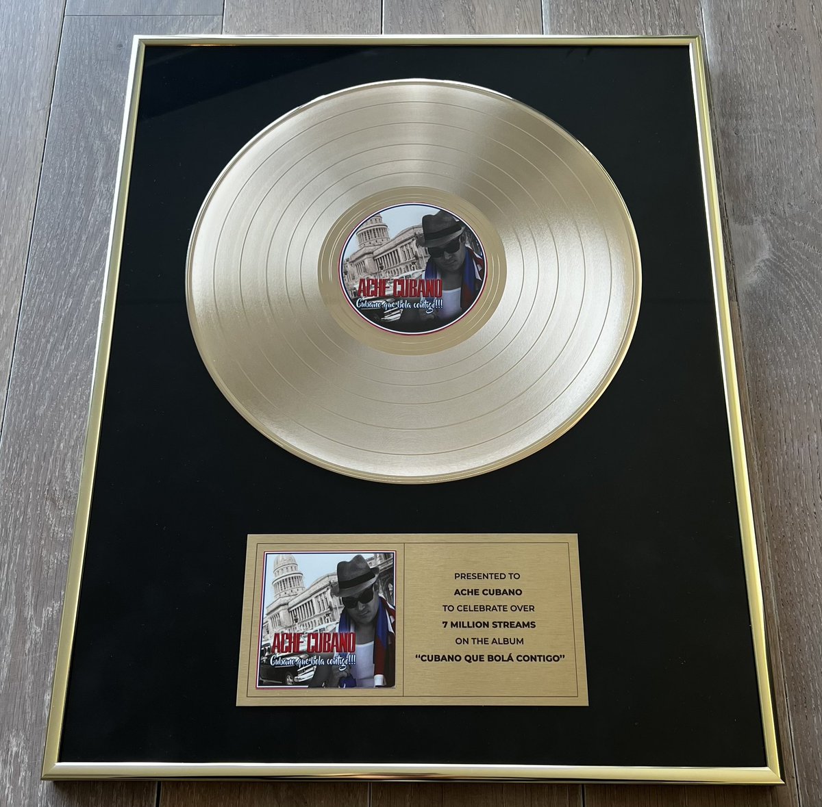 Ache_cubano's tweet photo. @Disco de oro  CD “Cubano que bolá contigo” @Disco de oro  Label “Casamusiq” https://t.co/pnHlcF1Olf