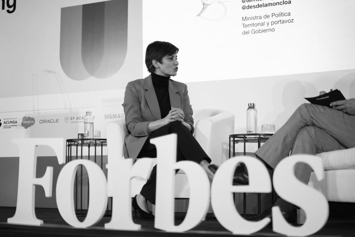 Forbes_es's tweet photo. @bbva @AmericanExpress @ENGIEgroup @VASS_Group @SecuritasDirect @SalesforceES @oracle_es @ACUNSA @Veolia_Es @EF_Academy @sigmados @AngelesBlancoTV @ArodSpainMedia @SpainMediaES @NadiaCalvino @_minecogob @es_INE @rodriguezbraun @AENOR @PactoMundial @tinamonge @irenecano @Meta @Ruiz_Noticias @HMHOSPITALES @idisalud @GSK_ES @guillermocat @DrMariaNeira @OMS_Spain @belengpino @OndaCero_es @publictechlab @enriquepolo @carmeartigas @SEDIAgob @anaterradillos @cuatroaldia @NunezFeijoo @ppopular @Cepsa_ES @SEO_BirdLife @BBVA_espana @LAURADEVEGAF @isabelrguez @territorialgob @desdelamoncloa @JuanraLucas 🔵 #ForbesRS
🗣️ @isabelrguez, ministra de @territorialgob y portavoz del Gobierno: "El PSOE quiere solventar el problema de la ley del 'sólo sí es sí', y vamos a trabar desde el ámbito parlamentario para sacarlo adelante. Si tenemos los votos del PP, bienvenidos sean" https://t.co/QM0Q1tiFOy
