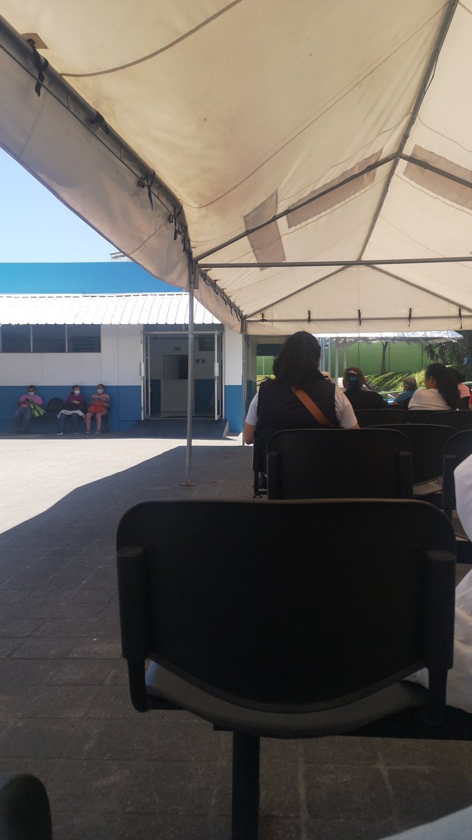Little_criminal's tweet photo. Nuestra salud depende a una #institución #malgastada llena de #corrupción sin ideas, con altos indices de ser ya excluida como privatizada para cobrarnos por matarnos es claro que como #sociedad no abrimos los ojos #estudiantes de #facultademedicina de la gloriosa #USACorruption https://t.co/pEBTKwAYAV
