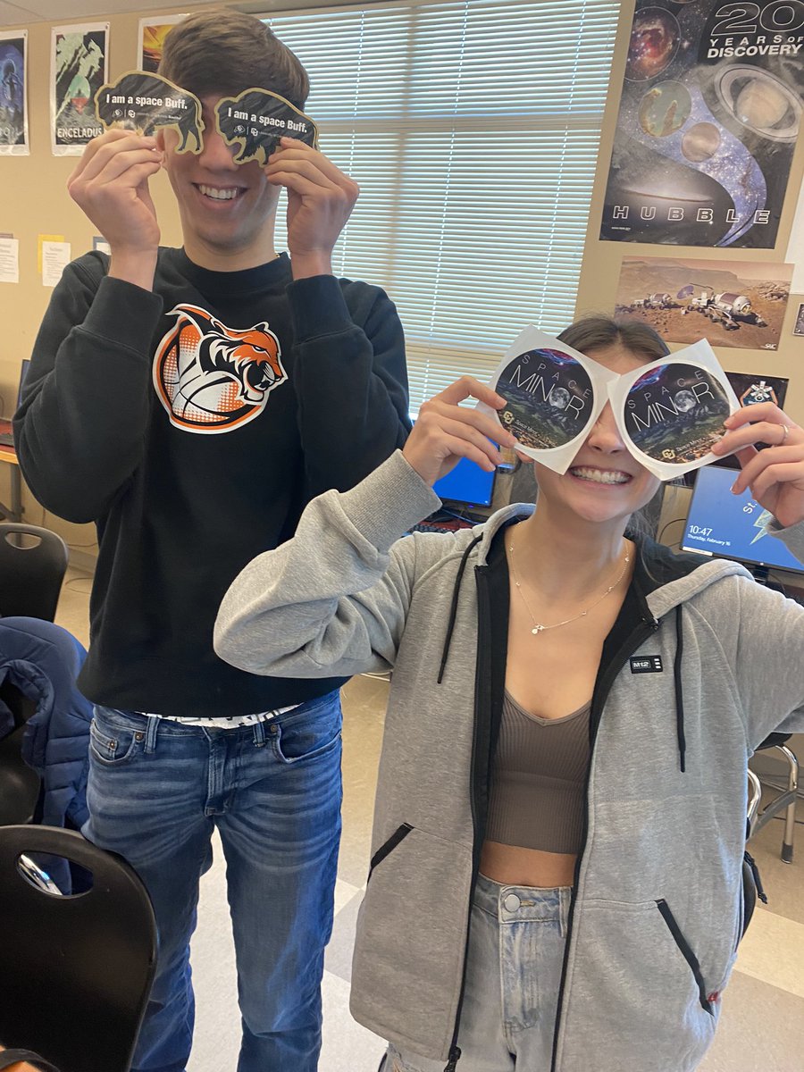 ErieEngineering's tweet image. Great guest speaker from CU’s Space Minor Program came and talked with Aerospace students about awesome opportunities in the space field!! Thanks, Ashleigh! (*bonus on the fun stickers!!) @CUSpacebuff @ErieHighSchool @LizRussell_edu @CUBoulder @DPerfettiDeany 🚀🦬