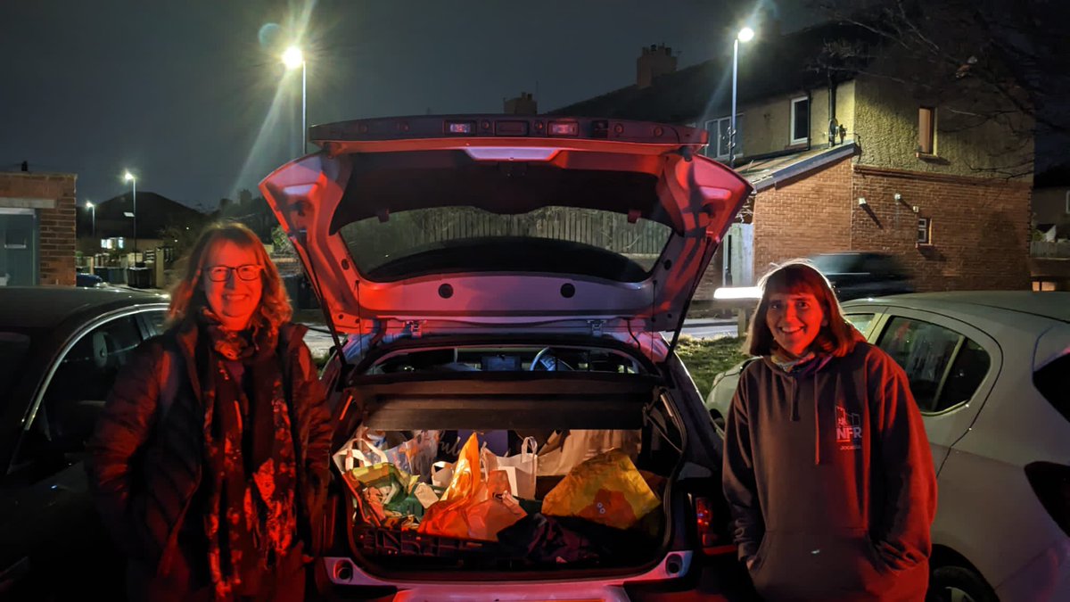 We had a huge turn out last night as we joined running clubs across the country in supporting their local food banks this month. Members gave lots of food items &amp; were generous in giving much needed cash too, all to support Kenton Food 🌈 👏