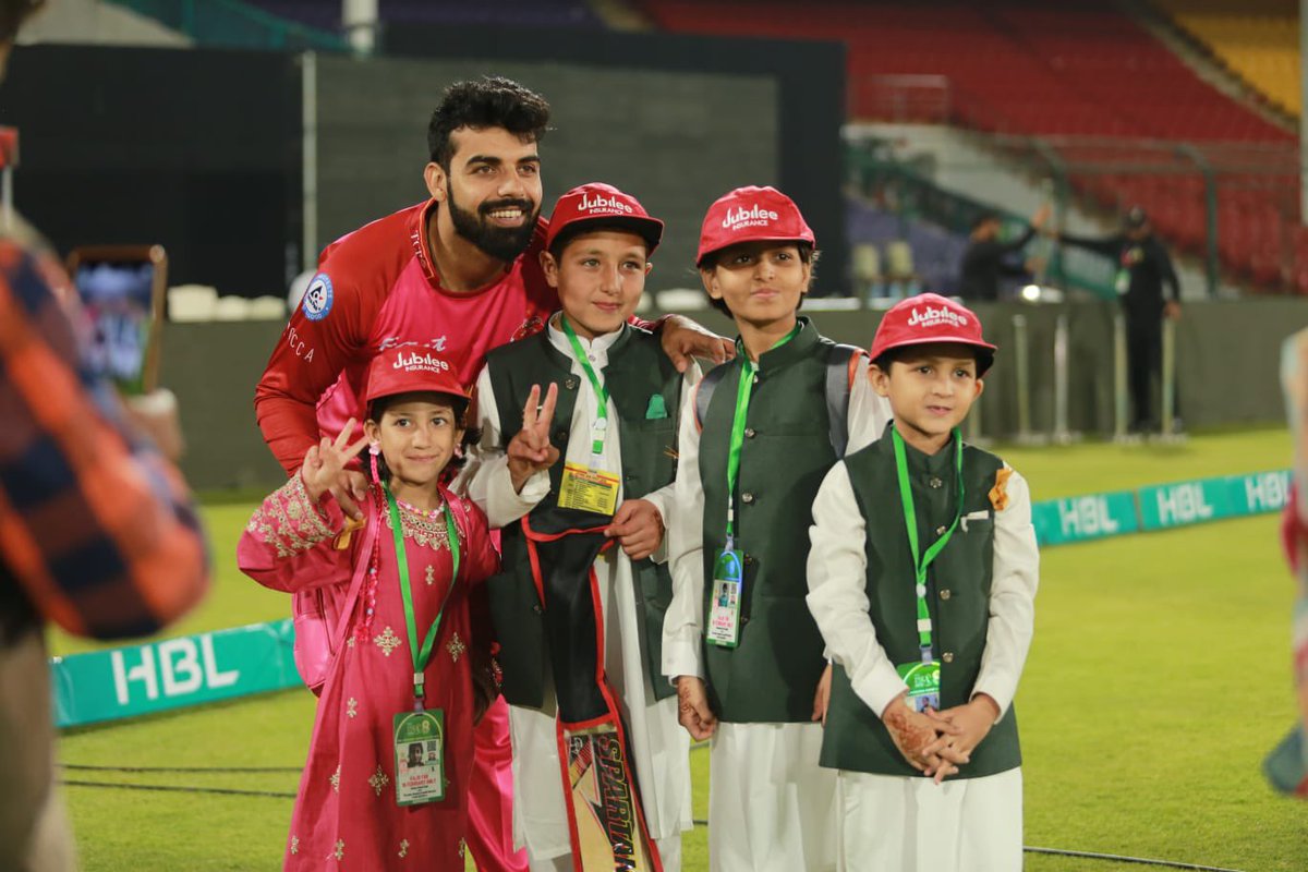76Shadabkhan's tweet photo. Today’s @isbunited win is dedicated to these amazing heroes. Especially my fav Zainab. The entire team played to win it for them. May Allah make all their wishes come true. https://t.co/ENuMKEnYav