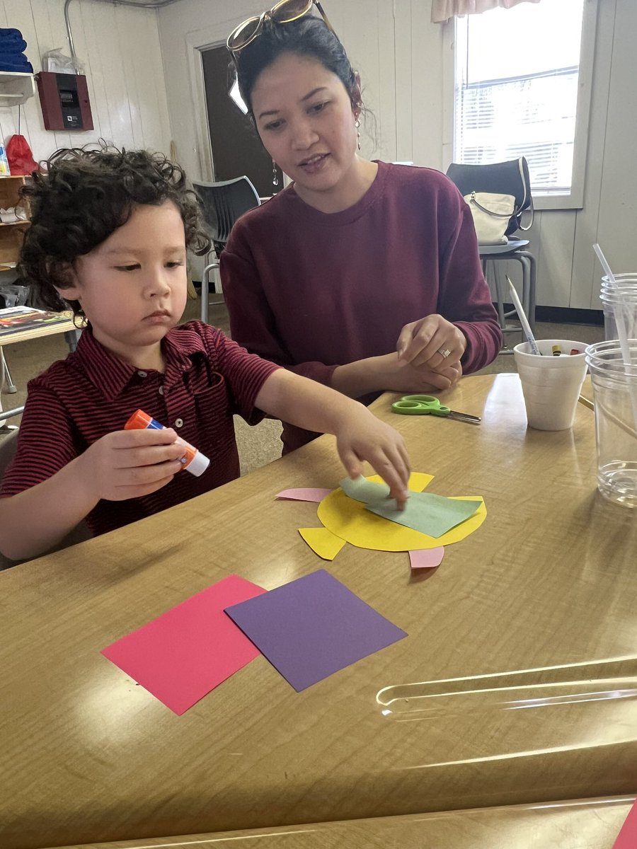 OGELiaisonLewis's tweet photo. Little Patriots hard at work! https://t.co/s62L6ufhwy