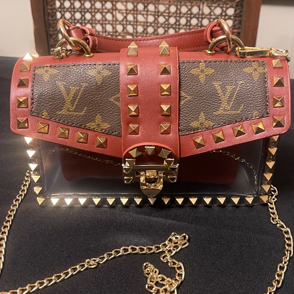 klassichic1's tweet photo. So good I had to share! Check out all the items I'm loving on @Poshmarkapp #poshmark #fashion #style #shopmycloset: https://t.co/V6cbgQHLXl https://t.co/4iuOCM8jBK