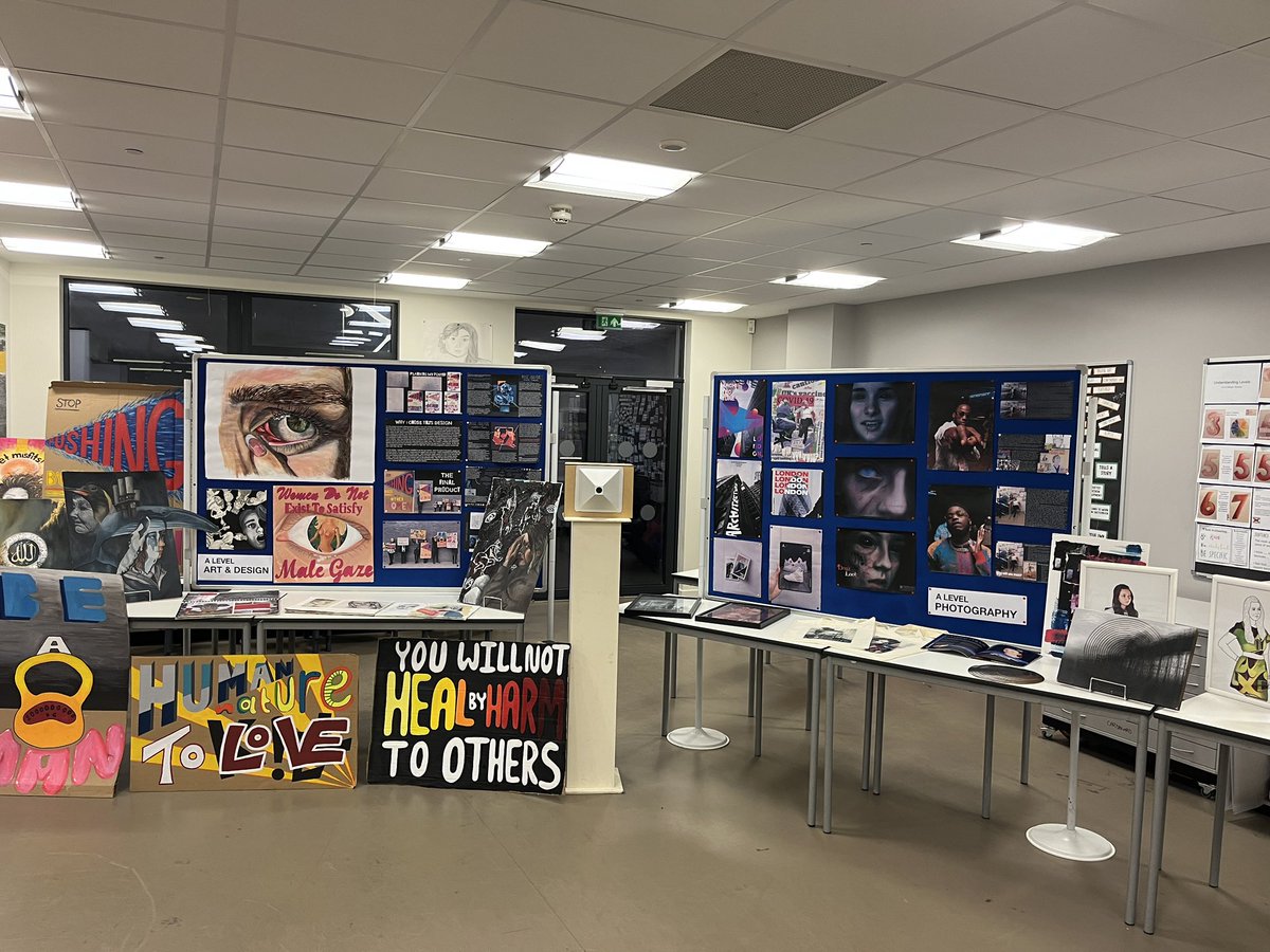 MrsHilltoutArt's tweet photo. Come and join us this evening @StCyresSchool for @stcyres6th options evening. Check out your options for Art, Photography and Media studies at A level. #stcyreschat #creativeindustries #art #photography #media https://t.co/F4by8ezyMC