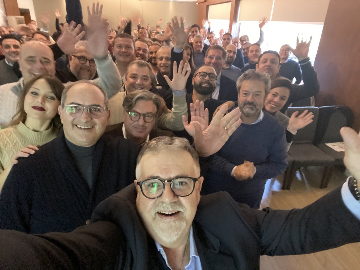 DiPasquale_G's tweet photo. La formazione, quella bella…
che trasmette conoscenze, competenze e abilità, ma soprattutto tanta passione e motivazione! Avanti #SlpCisl RSU-RLS
formazione al top 🔝 https://t.co/MNceqBEsjy