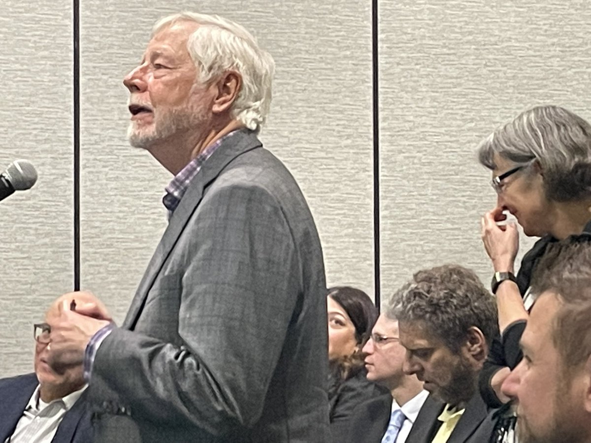 Long term transplanters Drs. Win hard and Horowitz encouraging <a href="/uttamkrao/">Uttam Rao</a>   on his proposal for a landmark analysis of long term transplant survival. #Tandem23