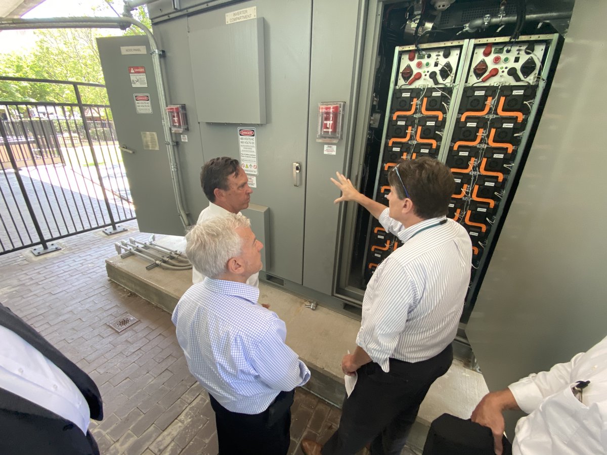 NY Power Authority (@nypaenergy) on Twitter photo 📢🔋We partnered with <a href="/NYSERDA/">NYS Energy Research and Development Authority</a> and <a href="/CadenzaInno/">CadenzaInno</a> on a groundbreaking new battery #energy storage system demo that uses high-safety, lithium-ion superCell technology that's delivering energy peak shaving capabilities to our White Plains office.
Read more: nypa.gov/news/press-rel… 📢🔋We partnered with <a href="/NYSERDA/">NYS Energy Research and Development Authority</a> and <a href="/CadenzaInno/">CadenzaInno</a> on a groundbreaking new battery #energy storage system demo that uses high-safety, lithium-ion superCell technology that's delivering energy peak shaving capabilities to our White Plains office.
Read more: nypa.gov/news/press-rel…