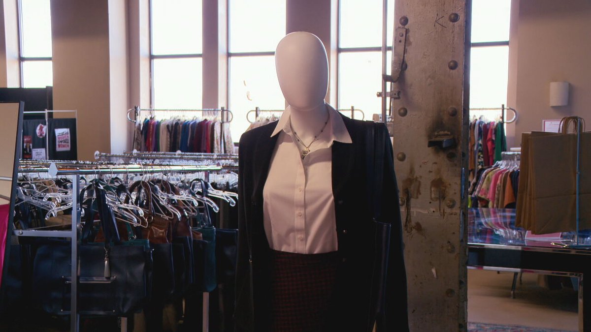 Local12's tweet photo. Dress for Success opens its first NKY boutique right where it's needed most - inside the @LifeLearningCtr. @kristenkcornett  reports.    @DFSCincy  https://t.co/07TQcOGFT4 https://t.co/NQvvdF8cnM