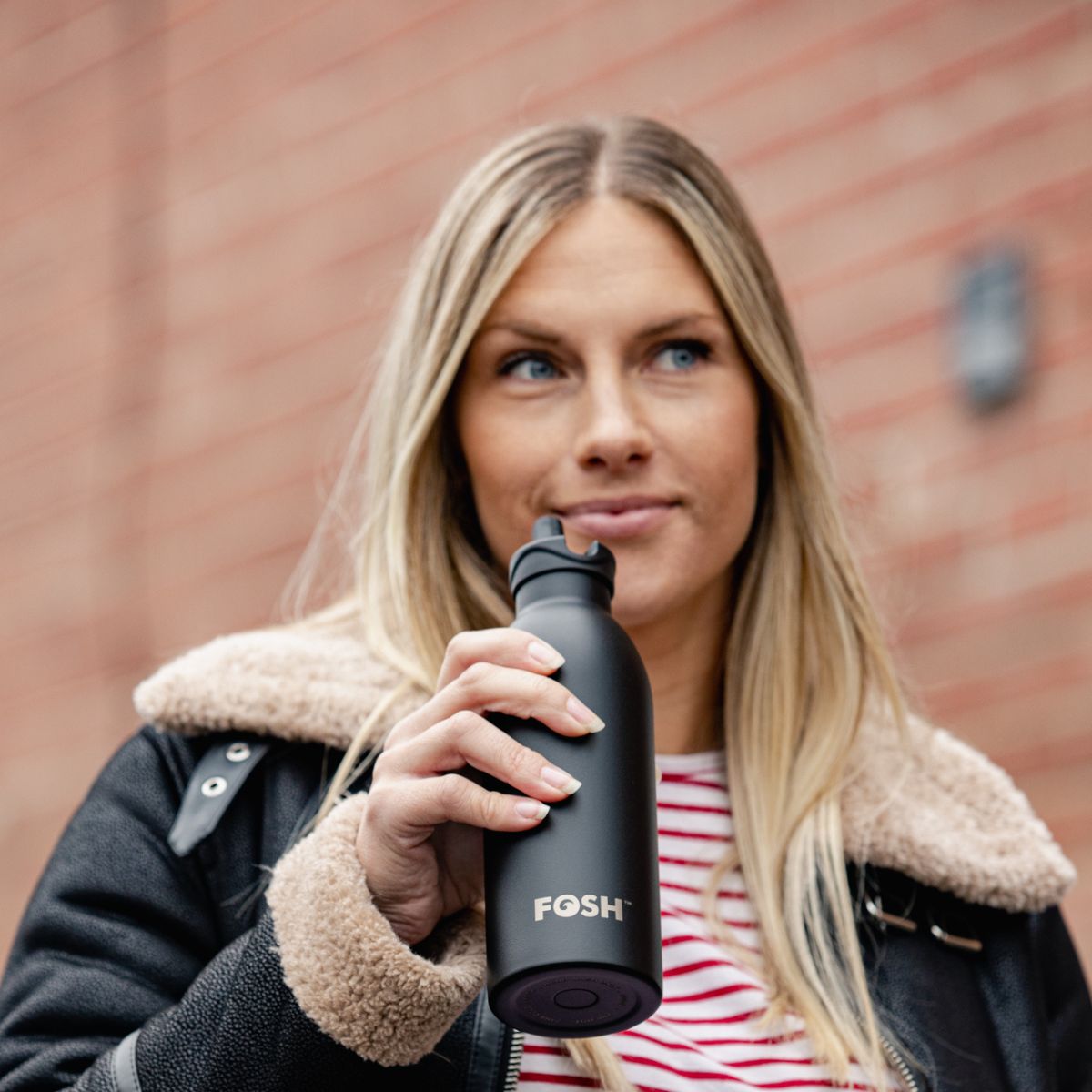 Article headed 'Single use plastics to be banned across the UK' Read here lexology.com/library/detail… #waterbottle #sustainability #better #plasticwaste