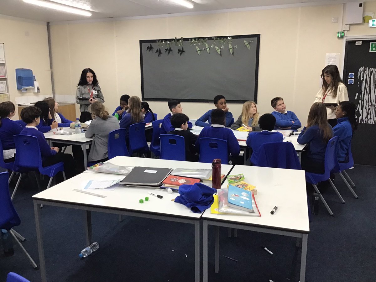 Fosse_TMET's tweet photo. Year 6 learning this afternoon about health and nutrition from medical students at Leicester university. #fmphse #responsiblerhinos 🦏 https://t.co/eonCsZ2iFk