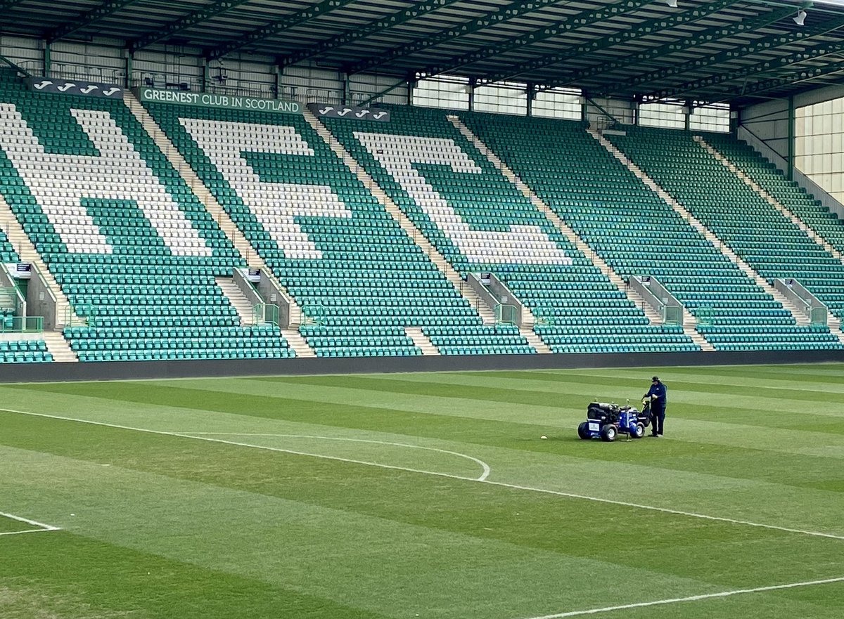sthomas1987's tweet image. Great to have 
@LoganTurf continuing to support our short and long term aeration process, keeping the surface free draining by allowing air and water filtration 🙌 all part of maintaining a healthy surface  and roots! 💪 @dodger1874