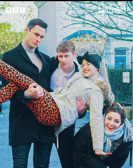 💜𝐋𝐨𝐥𝐚 𝐏𝐞𝐚𝐫𝐜𝐞 Brown Danielle Harold Fan (@lolapearcex1) on Twitter photo 