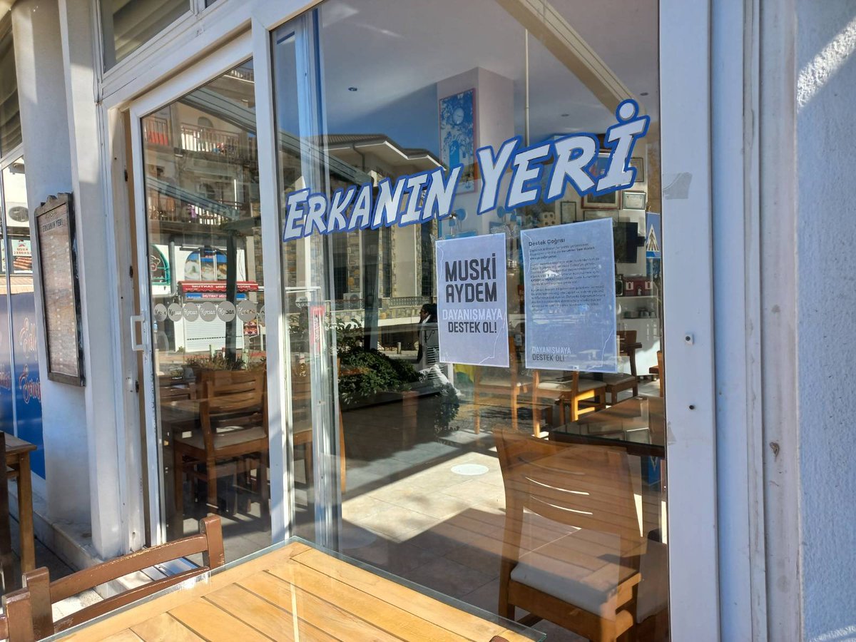 MUSKI ve AYDEM'in depremzedelere kapılarını açanlardan, dayanışmayı sürdürdükleri sürece su ve elektrik parası almaması talebiyle başlattığımız kampanya için afişlerimizi astık, bildirimizi dağıttık. 

#DayanışmayaDestekOl #DayanışmaYaşatır