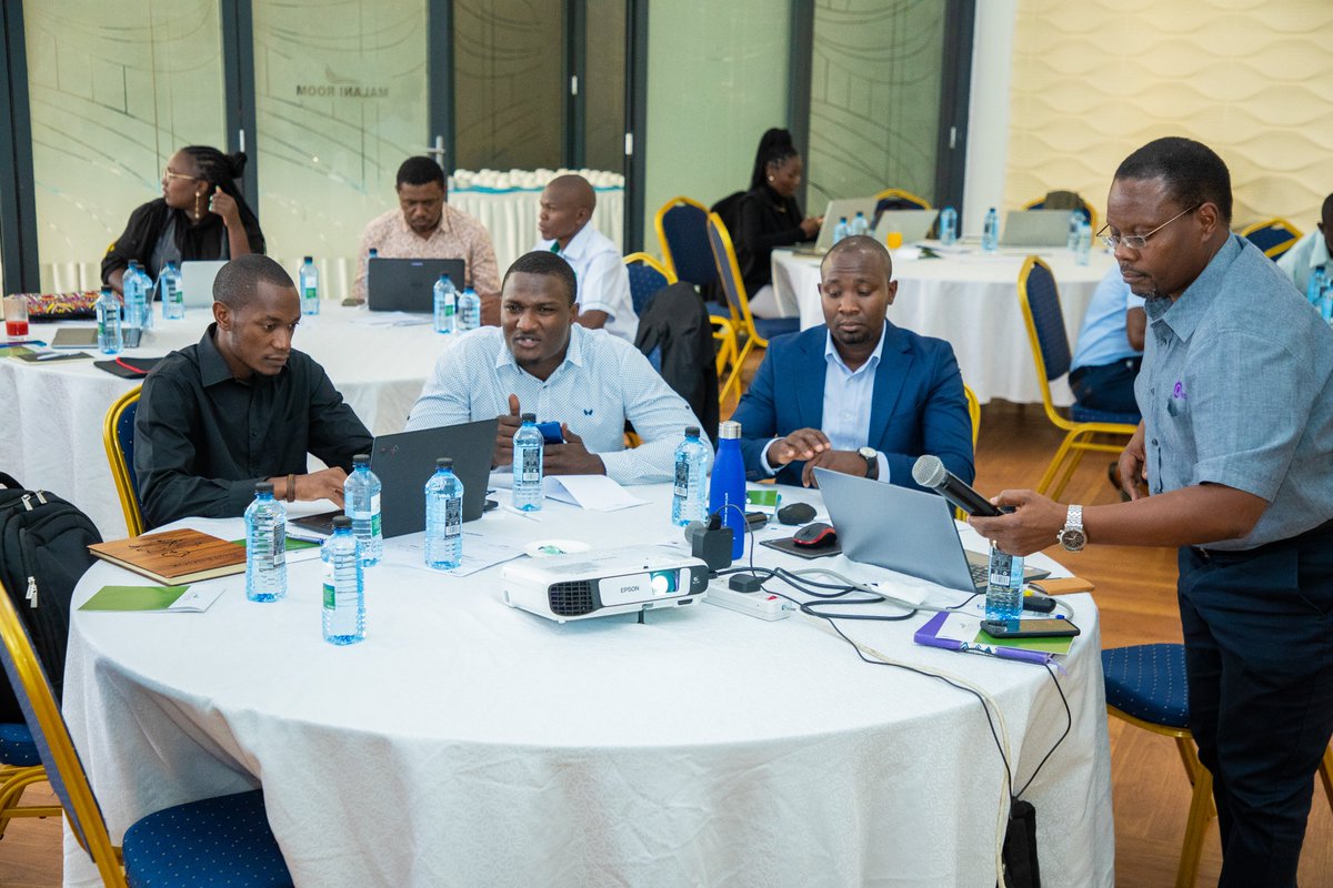 ASSEKnews's tweet photo. The second- day ESOs #digitization training was successful, today's theme was on : Financial management and digitization of financial process that the ESOs should leverage.
ESOs should leverage the #digitalaccounts systems for effective financial structures.
#digitalaccounting https://t.co/oH8tiqQ1MB