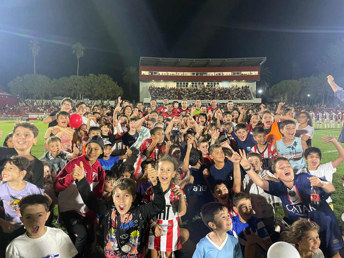 maurisanner's tweet photo. Sábado 21:30 horas en el Estadio Campeones Olímpicos va la primera final del Sur entre Florida y Durazno.
La @liga_florida mantuvo los precios de las entradas. https://t.co/Yp7pxau2vb