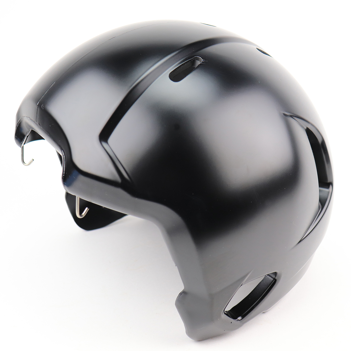 SafrSports's tweet photo. According to the NFL, concussions increased 18% in 2022. #SAFRProTech helmet covers are the game day solution to the problem in 2023. #SaferThroughScience  #GameReady https://t.co/0f7v7Xk5EZ