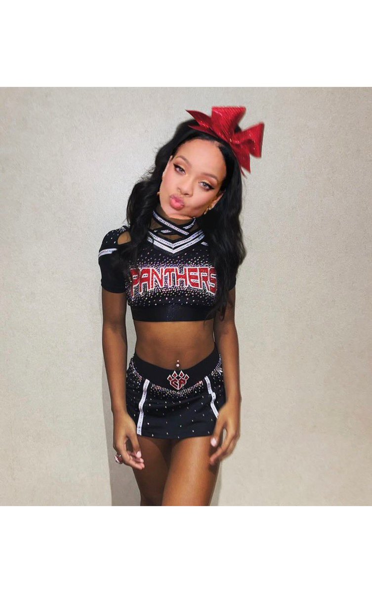 the_babtism's tweet photo. Large Senior as pop divas

Beyoncé it’s on shooting stars 
Rihanna it’s on babs
Britney it’s on orange
Taylor it’s on senior elite https://t.co/5UBITshcrK