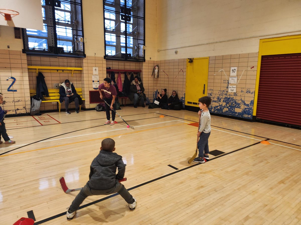 johnhfinley's tweet photo. Great Read https://t.co/YLRB6l15Ru  @NYIslanders supporting one of our favorite community organizations @HockeyinHarlem Hockey is in Harlem, and it's here to stay!  Want to try "Dry Hockey" as Serenity P. coined it, register here: https://t.co/BtypTJ398Y https://t.co/KFRjyfnZjC