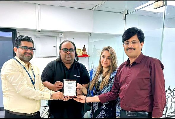 banksathi1's tweet photo. Congratulations to Ms. Bharti Chawla and here team on receiving an award🏆from HDFC Bank for their performance on the Prime Leader Board

It's always great to be recognized for your hard work and achievements.

#award #bestperformer #bestcontributor #awardwinner #teamcontribution https://t.co/4MIToSnEJD