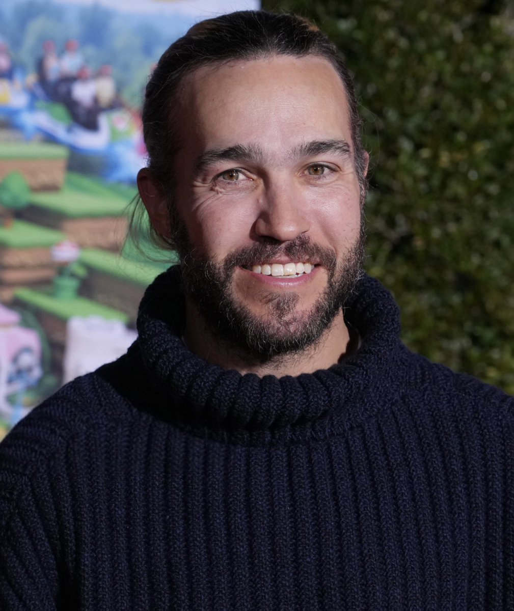 eris_joanna's tweet photo. Universal Studios Hollywood's SUPER NINTENDO WORLD Grand Opening Celebration. February 15, 2023 https://t.co/VC5LE4ren1