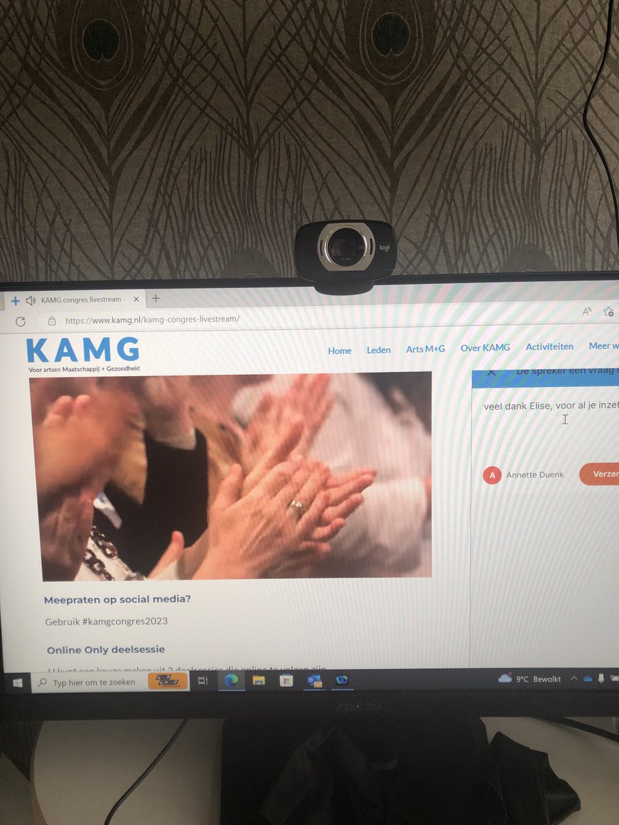 AnnetteDuenk's tweet photo. #congreskamg2023 Groot applaus voor Elise Buiting, jarenlang voorzitter van KAMG, met dank voor al haar werkzaamheden en de goede samenwerking ⁦@GGDGHORNL⁩ https://t.co/fPIl74pSe0