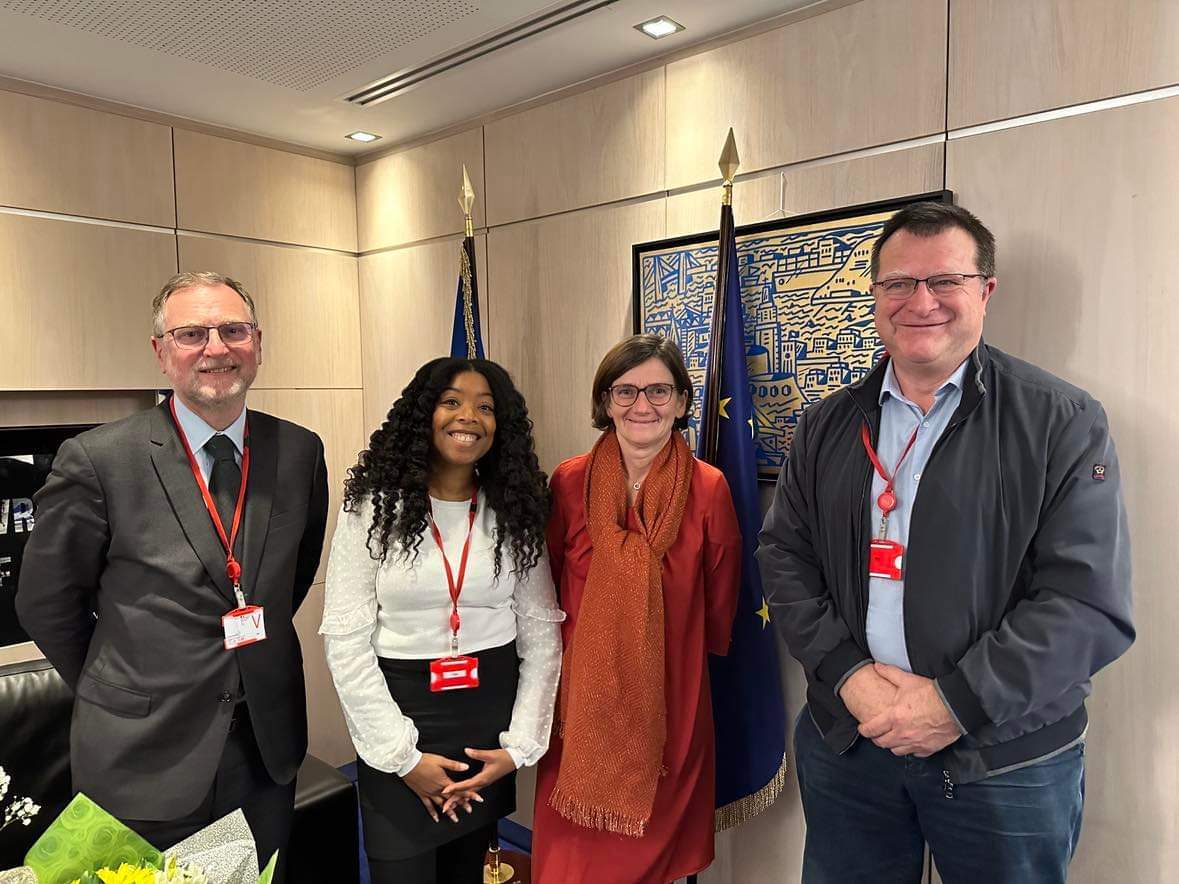 Drepacare (@drepacare) on Twitter photo Merci <a href="/agnesfirmin/">Agnès Firmin Le Bodo</a> pour votre engagement renouvelé auprès des patients atteints de drépanocytose. Suite à l'engagement d'<a href="/EmmanuelMacron/">Emmanuel Macron</a> le Gouvernement doit rapidement avancer pour mieux faire connaître & prendre en charge la moins rare des maladies rares <a href="/Galacteros2/">Galacteros</a> #GBTPfizer Merci <a href="/agnesfirmin/">Agnès Firmin Le Bodo</a> pour votre engagement renouvelé auprès des patients atteints de drépanocytose. Suite à l'engagement d'<a href="/EmmanuelMacron/">Emmanuel Macron</a> le Gouvernement doit rapidement avancer pour mieux faire connaître & prendre en charge la moins rare des maladies rares <a href="/Galacteros2/">Galacteros</a> #GBTPfizer