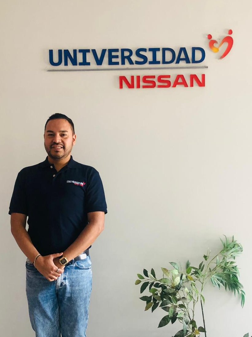 Soy 𝗗𝗮𝗻𝗶𝗲𝗹 𝗚𝘂𝗲𝗿𝗿𝗲𝗿𝗼 𝗥𝗶𝗼𝘀, docente de Universidad Nissan.
Para mis estudiantes: 
Las oportunidades se dan siempre que se deseen. Que deben reaccionar desde la empatía y el amor, todo el resultado llega solo.