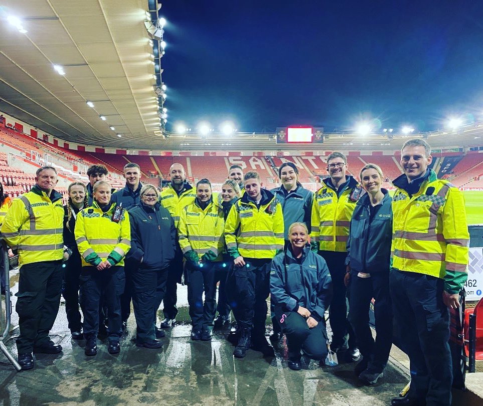 Paramedic Clinical Team Leader role out now! 

✅ Influence change 
✅ Work across 999 delivery 
✅ Clinical and leadership time 
✅ Study budget for CPD 
✅ £45-50,000pa plus unsocial 

Join #TeamECS and strive for excellence! 

Head to NHS Jobs - beta.jobs.nhs.uk/candidate/joba…