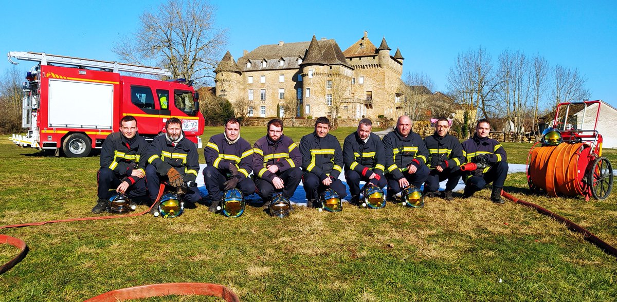 PompiersDuLot's tweet photo. Les @PompiersDuLot en formation de #Conducteur d'engin pompe (#COD1) du 6 au 8-2 à #LacapelleMarival.
https://t.co/s6UVrOETPC https://t.co/LyZuCXHy06